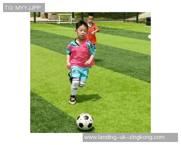 足球迷英语表达大全让你轻松畅聊足球世界的精彩瞬间